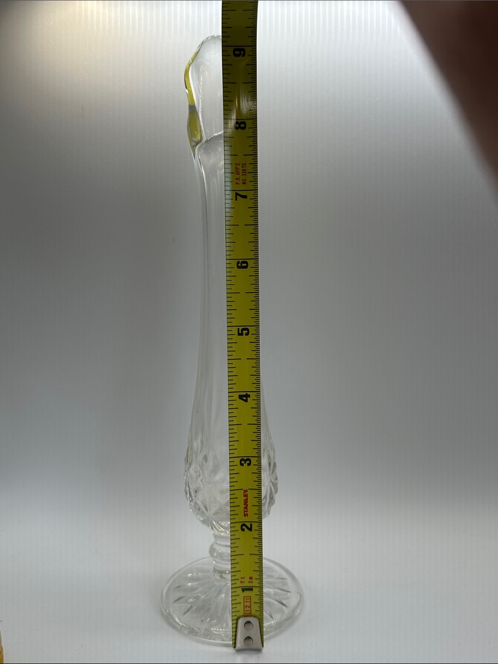 Clear footed swung bud vase mcm star pattern base (S) - Picture 5 of 8